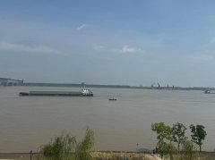 <b>152公里长江岸线年</b>